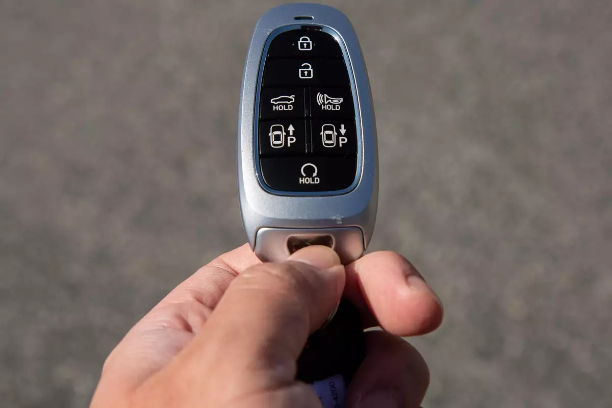 How to Open a Hyundai Key Fob